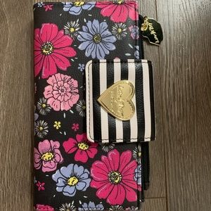 Betsy Johnson flower purse cute colorful wallet